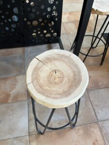 Assise tabouret, orme 2